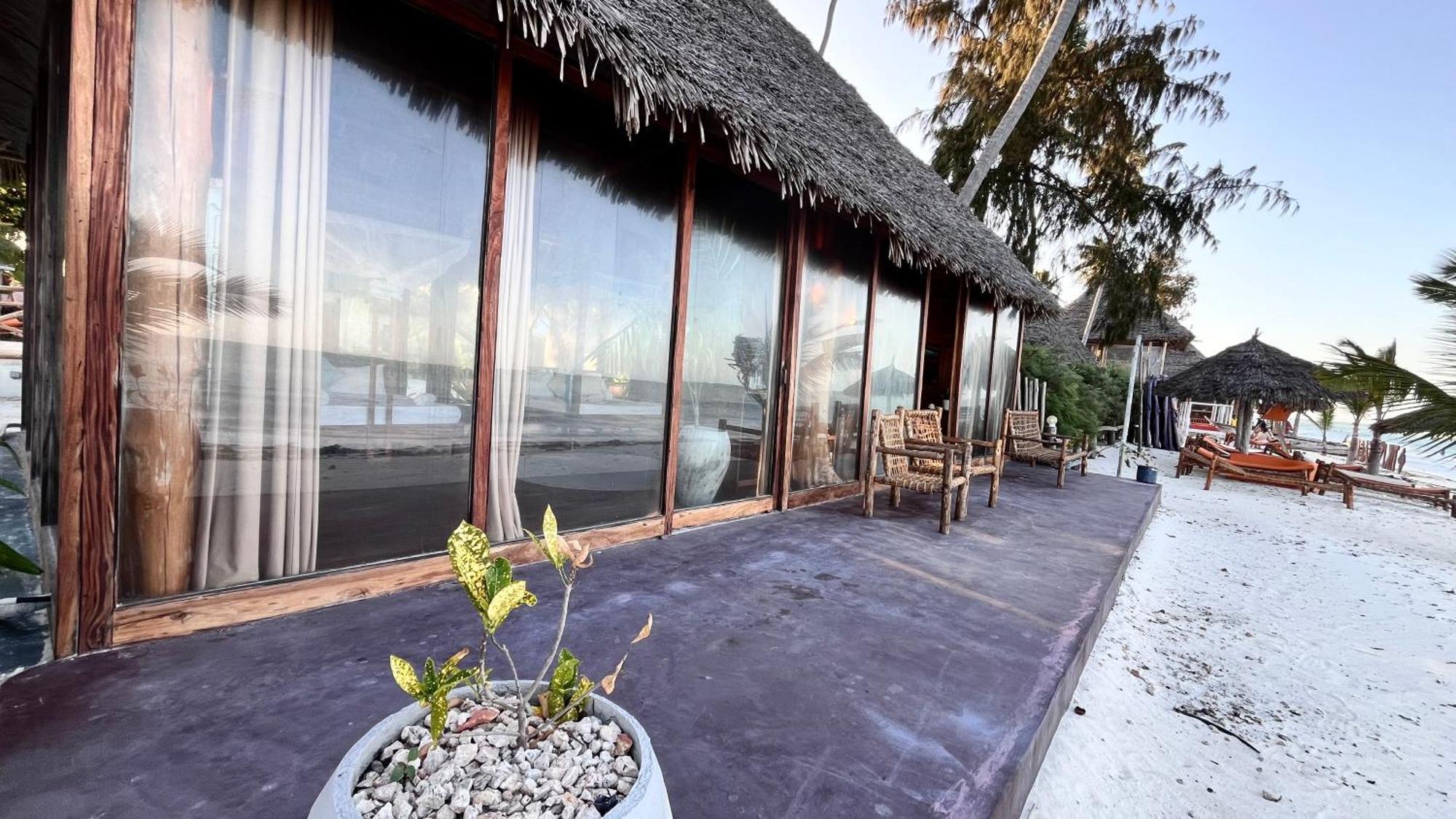 Tiki Beach Club & Resort (Adults Only) Bwejuu Eksteriør bilde