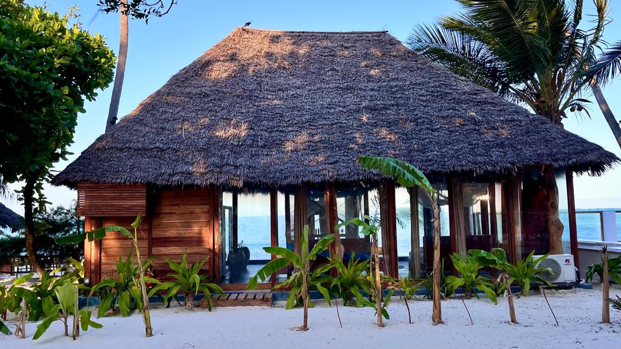 Tiki Beach Club & Resort (Adults Only) Bwejuu Eksteriør bilde