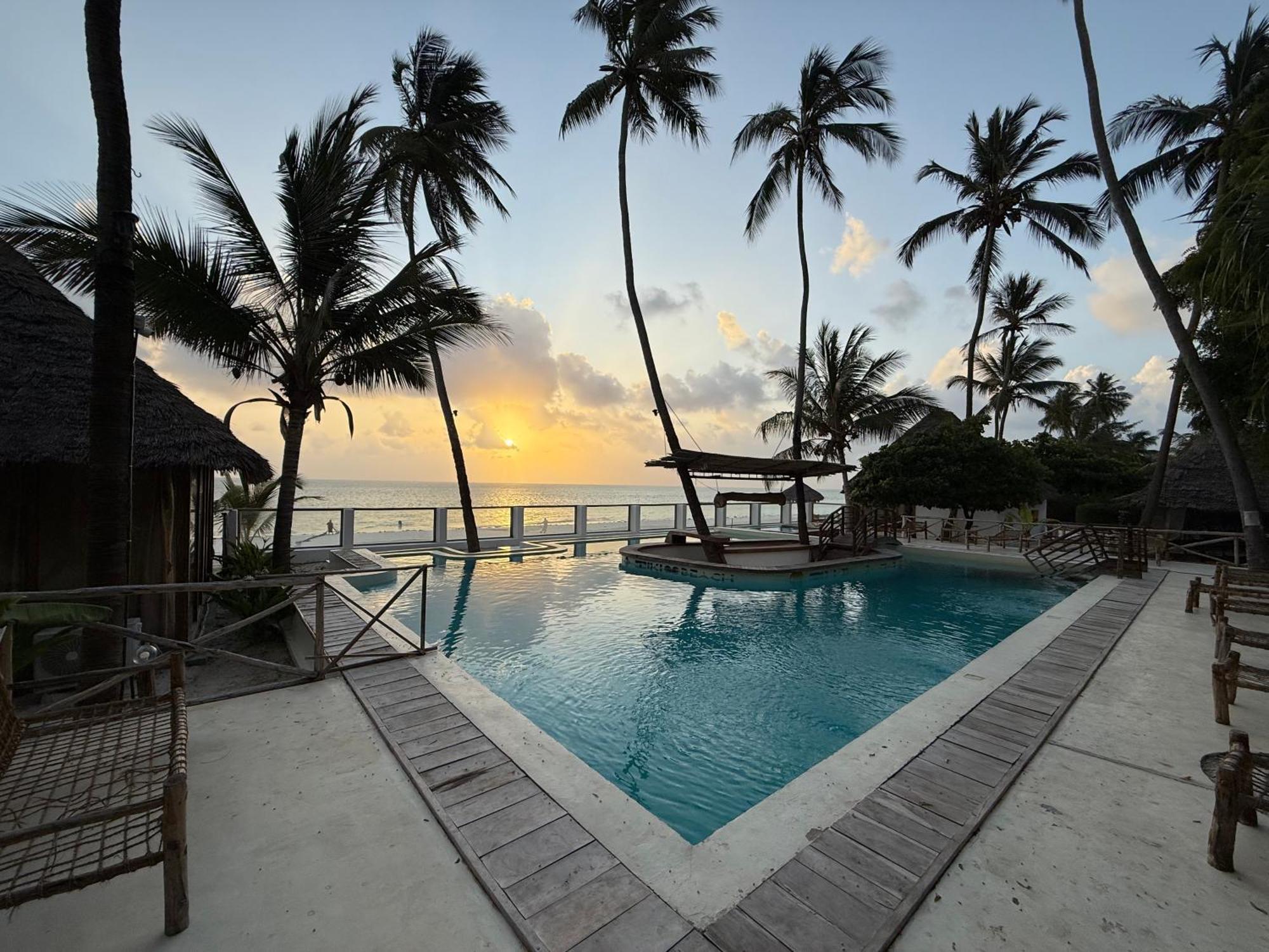 Tiki Beach Club & Resort (Adults Only) Bwejuu Eksteriør bilde